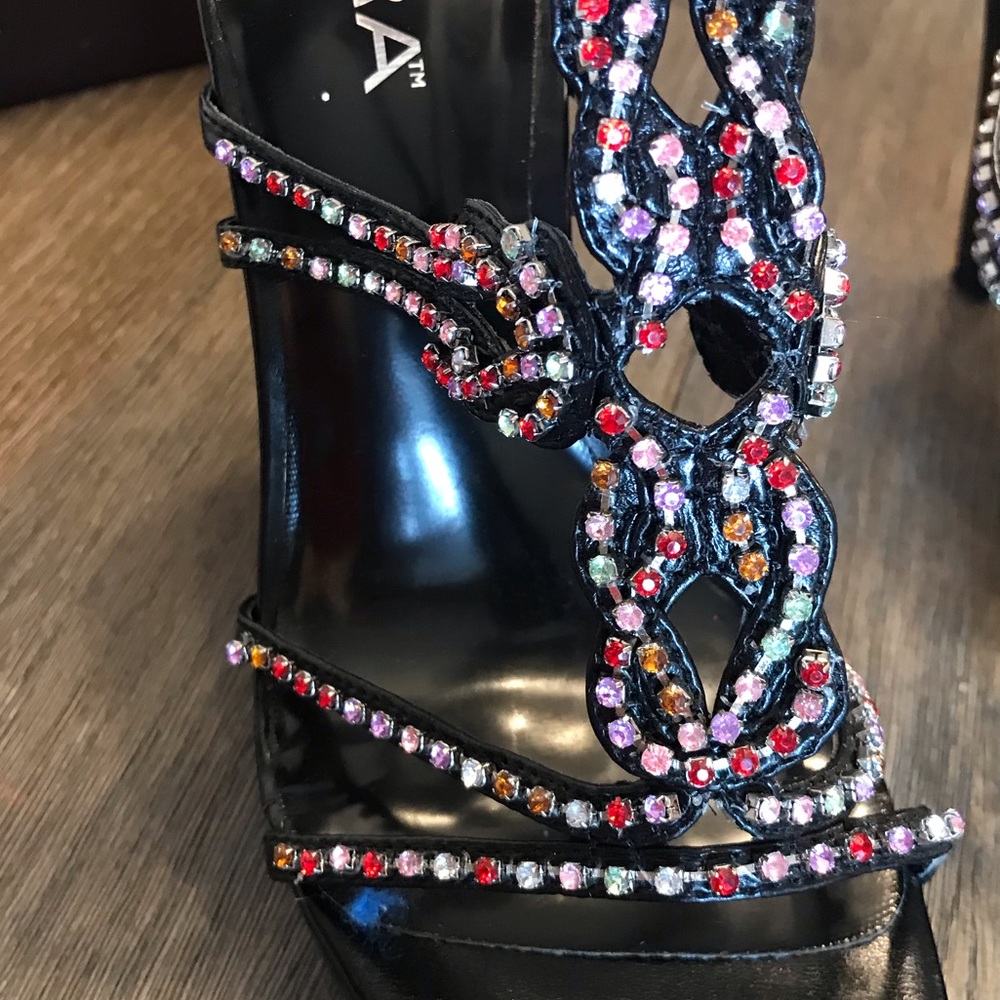 ICORA Multi-Color Heels - Picture 3 of 4